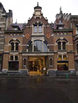 Antiek Depot, vintage winkel aan de Baudelostraat 15 Gent