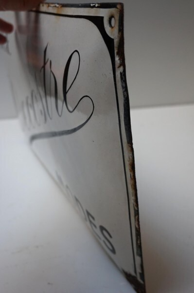 Alice-Decostre-Modes-emailleries-koekelberg-antiek-emaille-bord-modehuis-enamel-sign-ancien-plaque-emaillee-05
