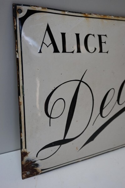 Alice-Decostre-Modes-emailleries-koekelberg-antiek-emaille-bord-modehuis-enamel-sign-ancien-plaque-emaillee-07