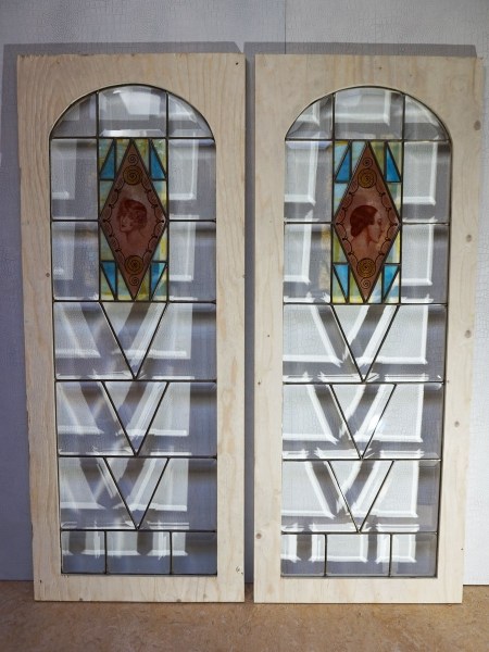 Amsterdamse-school-glas-in-lood-panelen-ramen-art-deco-dames-portretten-roaring-twenties-gebrandschilderd-stained-glass