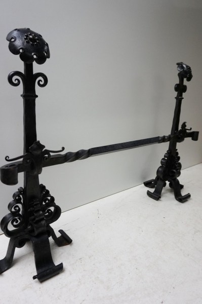 Amsterdamse-school-haardornament-Winkelman-vanderBijl-Piet-Kramer-smeedijzer-vuurbokken-cast-iron-Dutch-cast-iron-fire-dogs-10