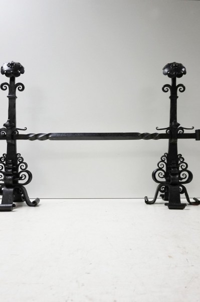 Amsterdamse-school-haardornament-Winkelman-vanderBijl-Piet-Kramer-smeedijzer-vuurbokken-cast-iron-Dutch-cast-iron-fire-dogs-11