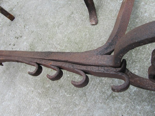 Andirons-firedogs-dragon-Gothic-French-17th-18th-century-antique-wrought-iron-haardijzers-handgesmede-ijzeren-00003