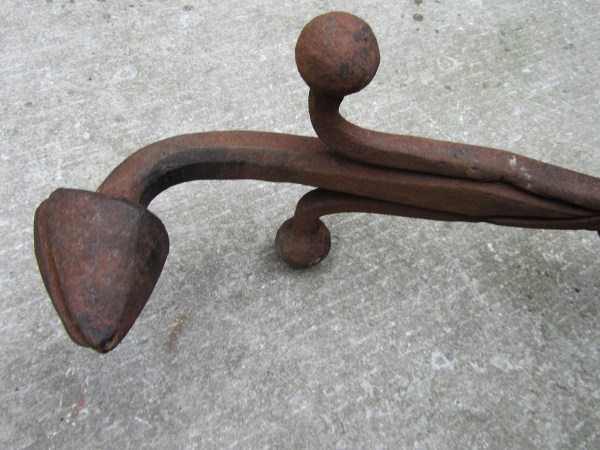 Andirons-firedogs-dragon-Gothic-French-17th-18th-century-antique-wrought-iron-haardijzers-handgesmede-ijzeren-00006