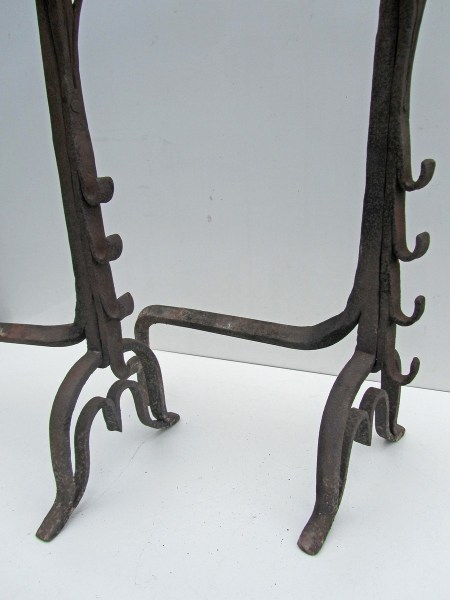 Andirons-firedogs-dragon-Gothic-French-17th-18th-century-antique-wrought-iron-haardijzers-handgesmede-ijzeren-00011