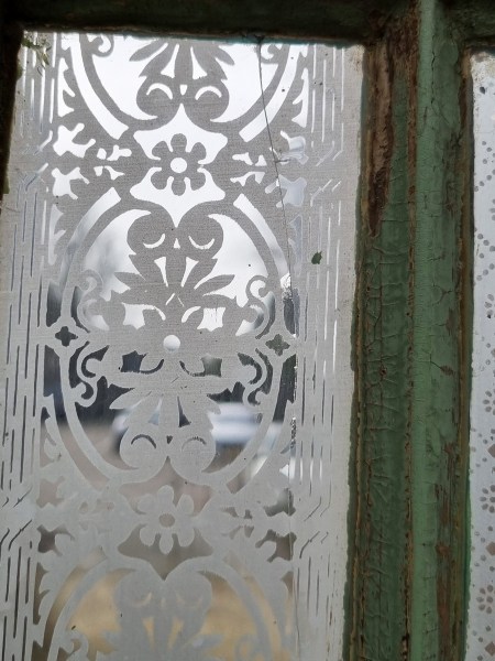 Antieke-geetste-gestraalde-dubbele-deuren-houten-friesecken-restauratie-oude-panden-herenhuizen-frosted-etched-doors-00014