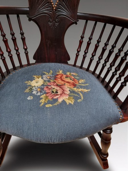 Antique-embroidered-rocking-chair-victorian-romantic-spindle-schommelstoel-antieke-romantisch-vintage-00003