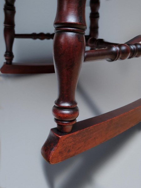 Antique-embroidered-rocking-chair-victorian-romantic-spindle-schommelstoel-antieke-romantisch-vintage-00007