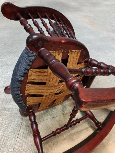 Antique-embroidered-rocking-chair-victorian-romantic-spindle-schommelstoel-antieke-romantisch-vintage-00012