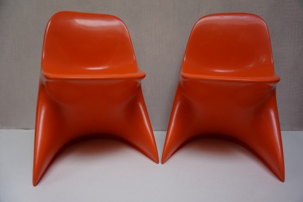 Casalino-children-chair-Alexander-Begge-vintage-space-age-kinderstoel-design-molded-plastic-oranje-Casala