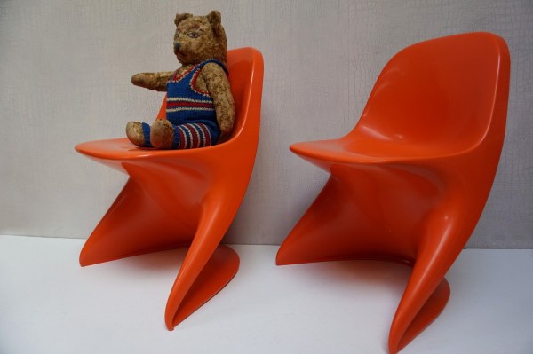 Casalino-children-chair-Alexander-Begge-vintage-space-age-kinderstoel-design-molded-plastic-oranje-Casala