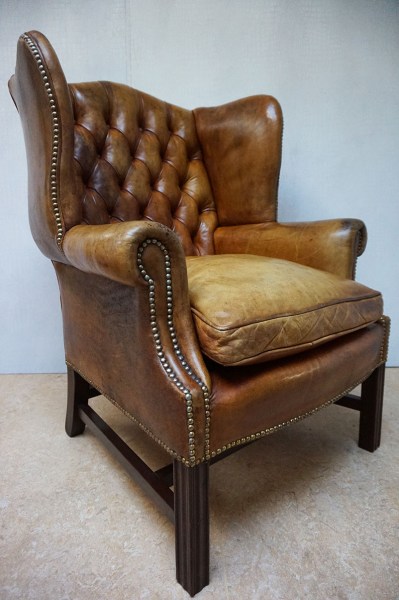 Chesterfield-fauteuil-cognac-armchair-wing-wingback-oorfauteuil-vintage-009