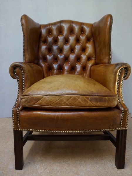 Chesterfield-fauteuil-cognac-armchair-wing-wingback-oorfauteuil-vintage-midcentury-verweerd-patina-008