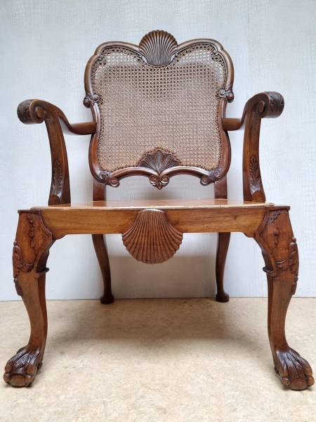 Chippendale-caned-Bergere-fauteuil-armchair-cabriole-lion-claw-ball-feet-webbing-antique-armstoel-rotan