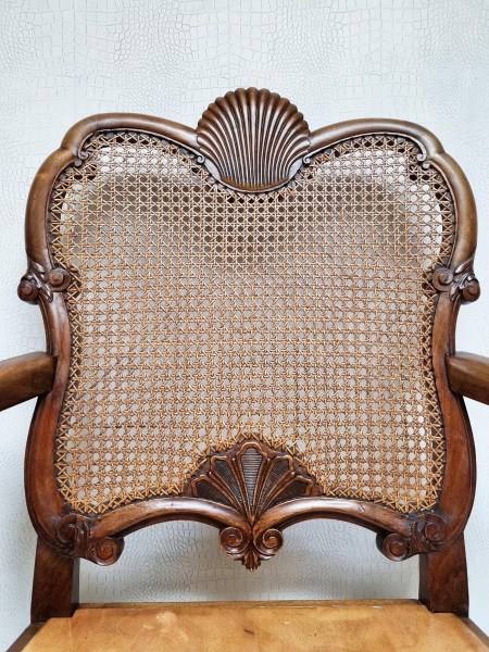 Chippendale-caned-Bergere-fauteuil-armchair-cabriole-lion-claw-ball-feet-webbing-antique-armstoel-rotan-00002