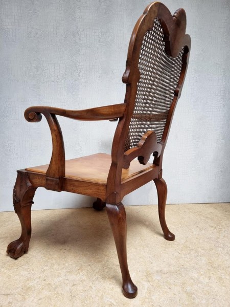 Chippendale-caned-Bergere-fauteuil-armchair-cabriole-lion-claw-ball-feet-webbing-antique-armstoel-rotan-00009