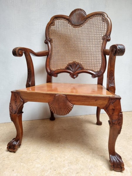Chippendale-caned-Bergere-fauteuil-armchair-cabriole-lion-claw-ball-feet-webbing-antique-armstoel-rotan-00012