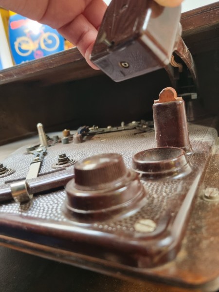 Cosmophon-Braun-Radio-Garnier-bakkeliet-G.Garnier-Marmande-78-toeren-platenspeler-plattenspieler-Schatulle-gramophone-00003