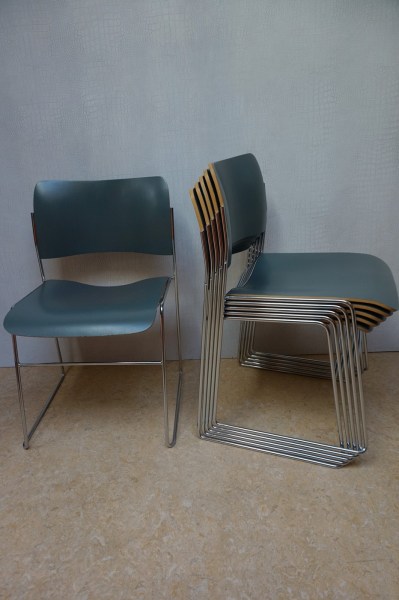 David-Rowland-stoelen-plywood-stapelbaar-draadstaalstoel-stackable-chairs