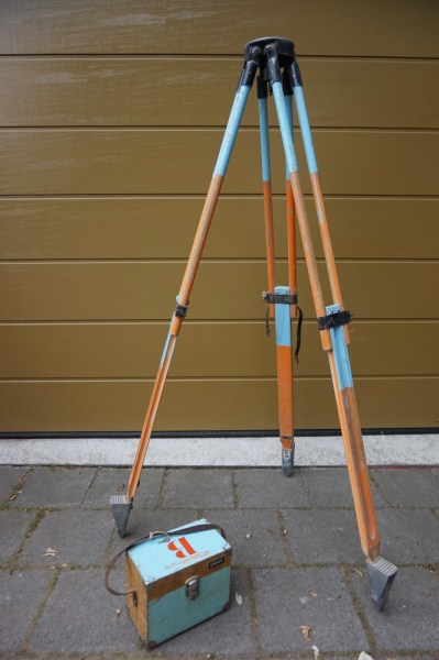 Fnak-1-femmel-landmesser-level-stativ-statief-vintage-old-antiek-okular-landmeter-waterpas-landvermesser-theodeliet