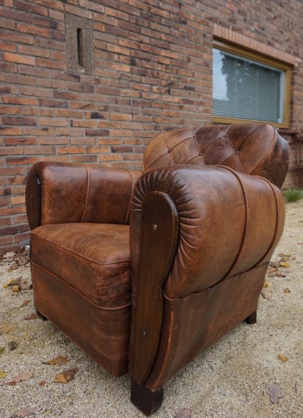 French-leather-art-deco-club-chair-vintage-distressed-fauteuil-lederen