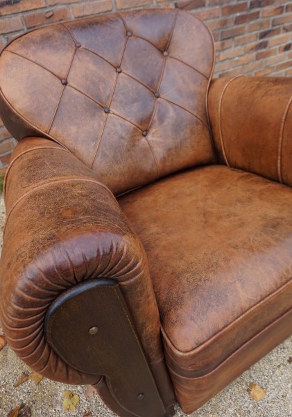 French-leather-art-deco-club-chair-vintage-distressed-fauteuil-lederen