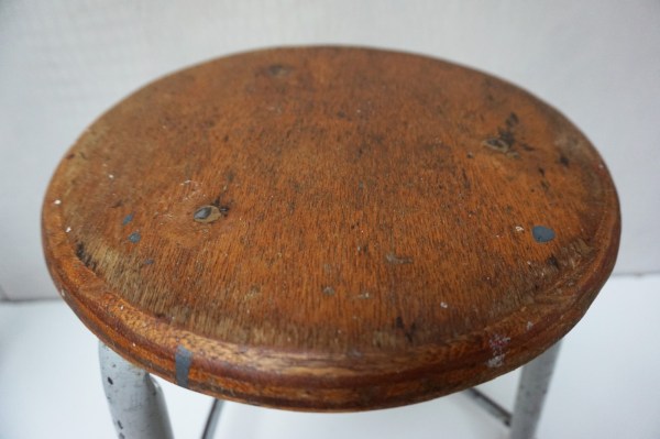 Friso-Kramer-Ahrend-Cirkel-architectenkruk-tekenkruk-werkkruk-atelier-kruk-stool-vintage-weathered