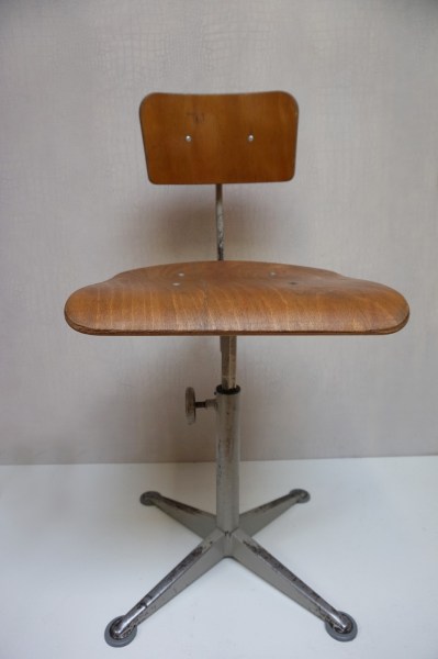 Friso-Kramer-Ahrend-de-Cirkel-bureaustoel-werkstoel-tekenstoel-drafting-chair-industrial-vintage