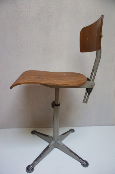 Friso-Kramer-Ahrend-de-Cirkel-bureaustoel-werkstoel-tekenstoel-drafting-chair-industrial-vintage