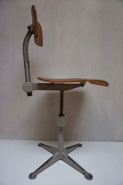 Friso-Kramer-Ahrend-de-Cirkel-bureaustoel-werkstoel-tekenstoel-drafting-chair-industrial-vintage
