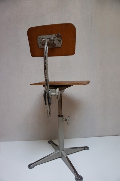 Friso-Kramer-Ahrend-de-Cirkel-bureaustoel-werkstoel-tekenstoel-drafting-chair-industrial-vintage
