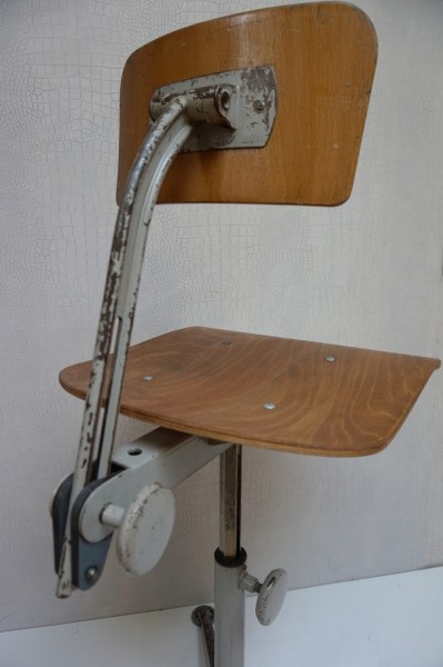 Friso-Kramer-Ahrend-de-Cirkel-bureaustoel-werkstoel-tekenstoel-drafting-chair-industrial-vintage