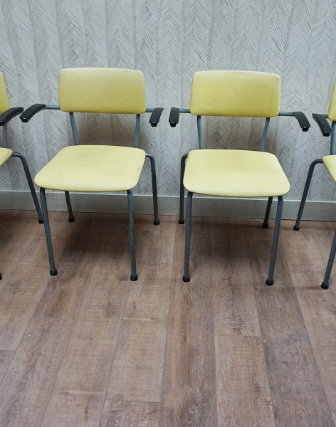 Friso-Kramer-eetkamerstoelen-Ahrend-de-Cirkel-chairs