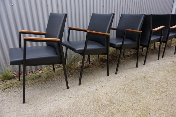 Gijs-vanderSluis-Tijsseling-Martin-Visser-Spectrum-Dutch-design-armchairs-conference-dining-chairs-01