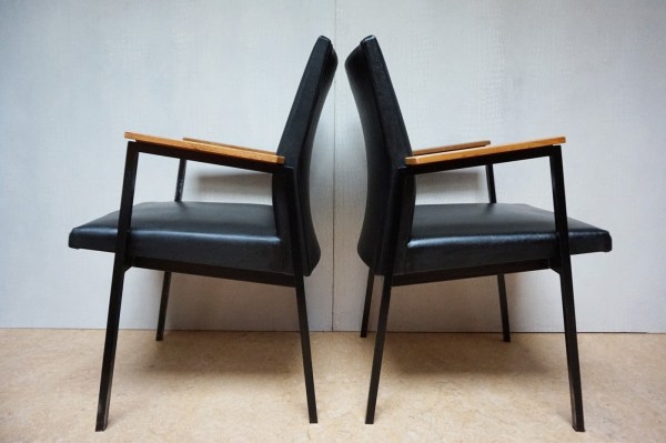 Gijs-vanderSluis-Tijsseling-Martin-Visser-Spectrum-Dutch-design-armchairs-conference-dining-chairs-03