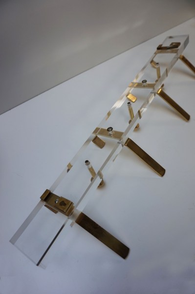 Hollywood-Regency-acrylic-lucite-brass-wall-coat-rack-plexiglas-messing-vintage-kapstok-Italian-porte-monteau