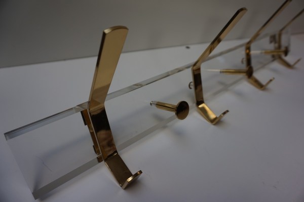 Hollywood-Regency-acrylic-lucite-brass-wall-coat-rack-plexiglas-messing-vintage-kapstok-Italian-porte-monteau