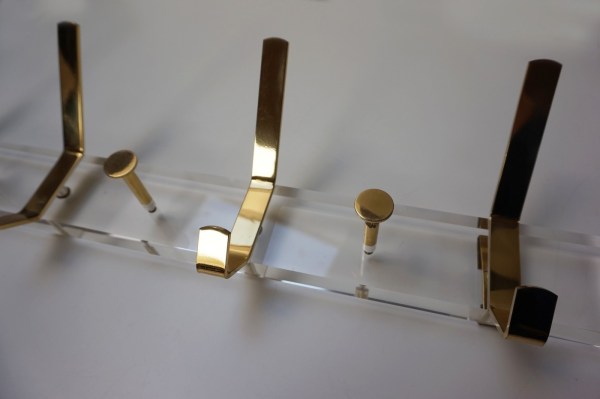 Hollywood-Regency-acrylic-lucite-brass-wall-coat-rack-plexiglas-messing-vintage-kapstok-Italian-porte-monteau