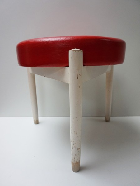 Hugo-Frandsen-stijl-kruk-rood-wit-vintage-Spottrup-1960-Scandinavisch-design-ottoman-stoel-00004