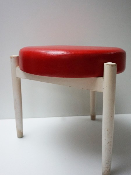 Hugo-Frandsen-stijl-kruk-rood-wit-vintage-Spottrup-1960-Scandinavisch-design-ottoman-stoel-00016