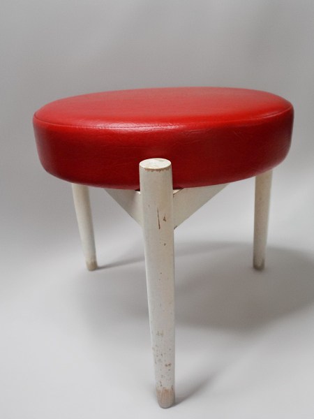 Hugo-Frandsen-stijl-kruk-rood-wit-vintage-Spottrup-1960-Scandinavisch-design-ottoman-stool-stoel