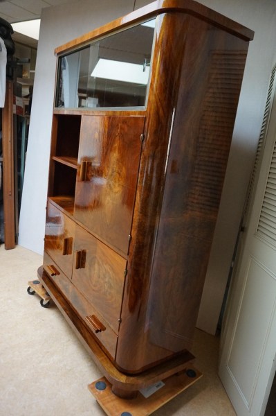 Jindrich-Halabala-art-deco-bauhaus-display-cocktail-cabinet-secret-vitrinekast-boekenkast-cocktailkastkast-geheim-09