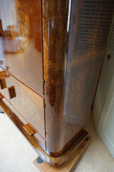 Jindrich-Halabala-art-deco-bauhaus-display-cocktail-cabinet-secret-vitrinekast-boekenkast-cocktailkastkast-geheim-10
