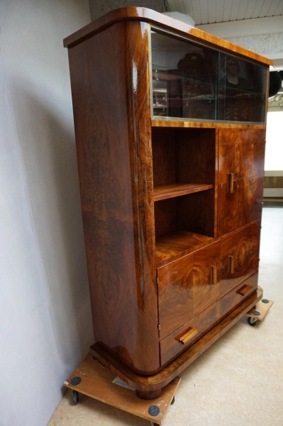 Jindrich-Halabala-art-deco-bauhaus-display-cocktail-cabinet-secret-vitrinekast-boekenkast-cocktailkastkast-geheim-11