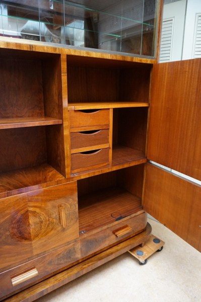 Jindrich-Halabala-art-deco-bauhaus-display-cocktail-cabinet-secret-vitrinekast-boekenkast-cocktailkastkast-geheim-18