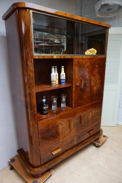 Jindrich-Halabala-art-deco-bauhaus-display-cocktail-cabinet-secret-vitrinekast-boekenkast-cocktailkastkast-geheim-24