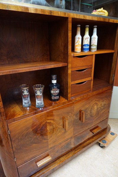Jindrich-Halabala-art-deco-bauhaus-display-cocktail-cabinet-secret-vitrinekast-boekenkast-cocktailkastkast-geheim-26