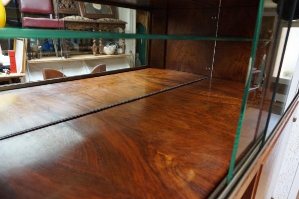 Jindrich-Halabala-art-deco-bauhaus-display-cocktail-cabinet-secret-vitrinekast-boekenkast-cocktailkastkast-geheim-31