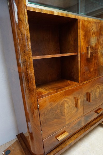 Jindrich-Halabala-art-deco-bauhaus-display-cocktail-cabinet-secret-vitrinekast-boekenkast-cocktailkastkast-geheim-34