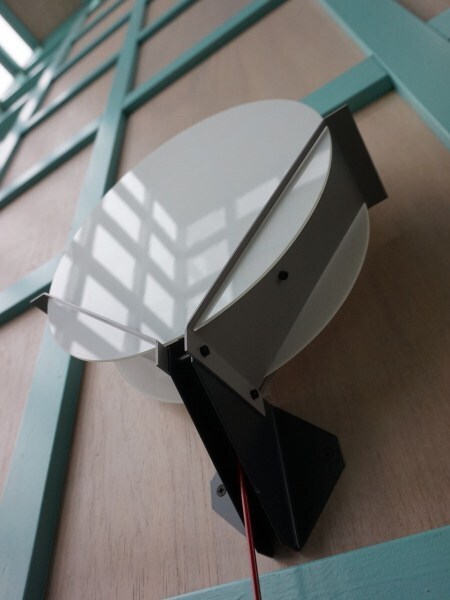 Lotus-Menno-Dieperink-wandlamp-profilight-staande-lamp-wall-light-sconce-design-minimalistic-Memphis